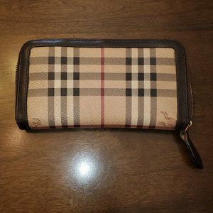 Burberry Zipper Wallet